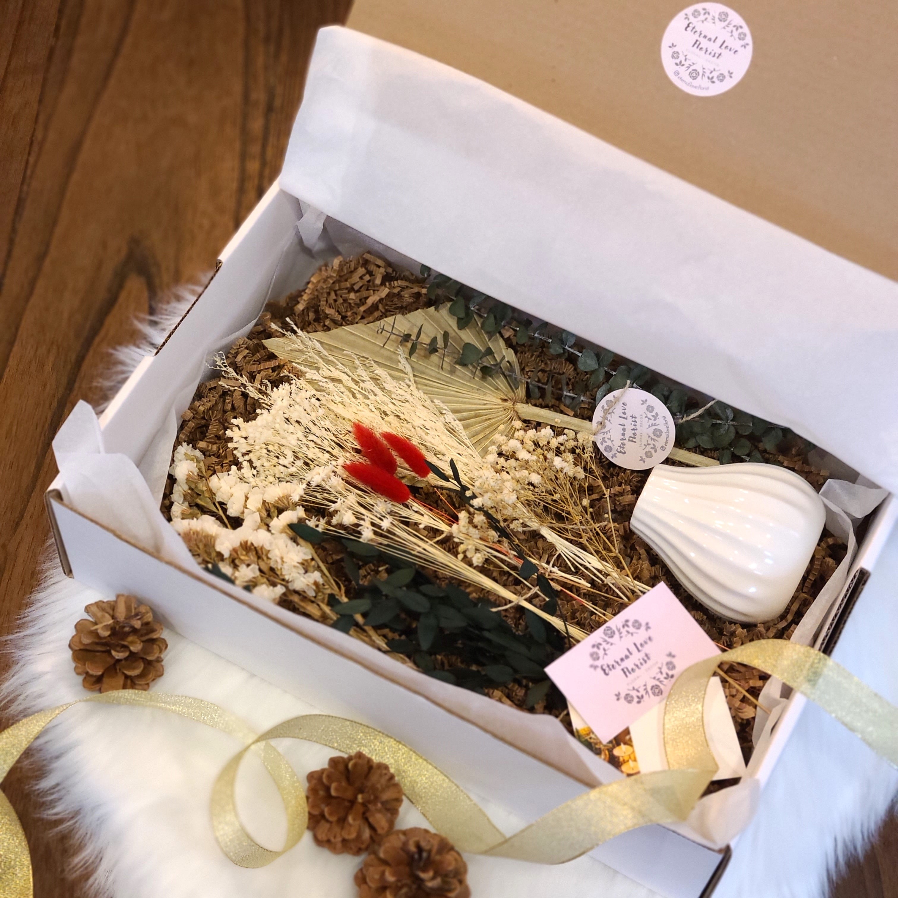 CHRISTMAS DIY DRIED FLOWER GIFT BOX