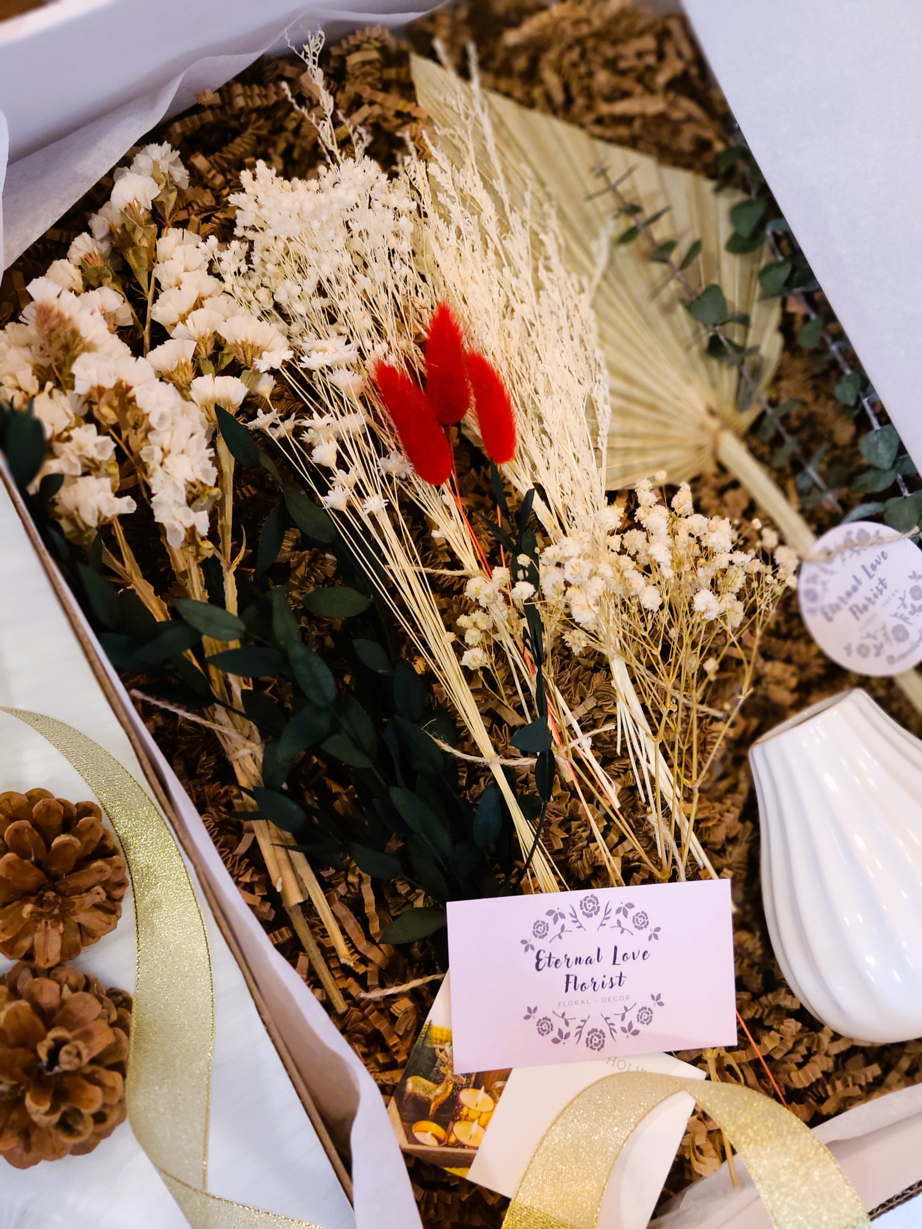 CHRISTMAS DIY DRIED FLOWER GIFT BOX