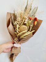 Load image into Gallery viewer, DRIED FLOWES &amp; NATURAL BANSKIA BOUQUET STYLE No.01
