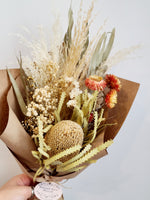 Load image into Gallery viewer, DRIED FLOWES &amp; NATURAL BANSKIA BOUQUET STYLE No.01
