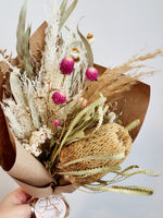 Load image into Gallery viewer, DRIED FLOWES &amp; NATURAL BANSKIA BOUQUET STYLE No.02
