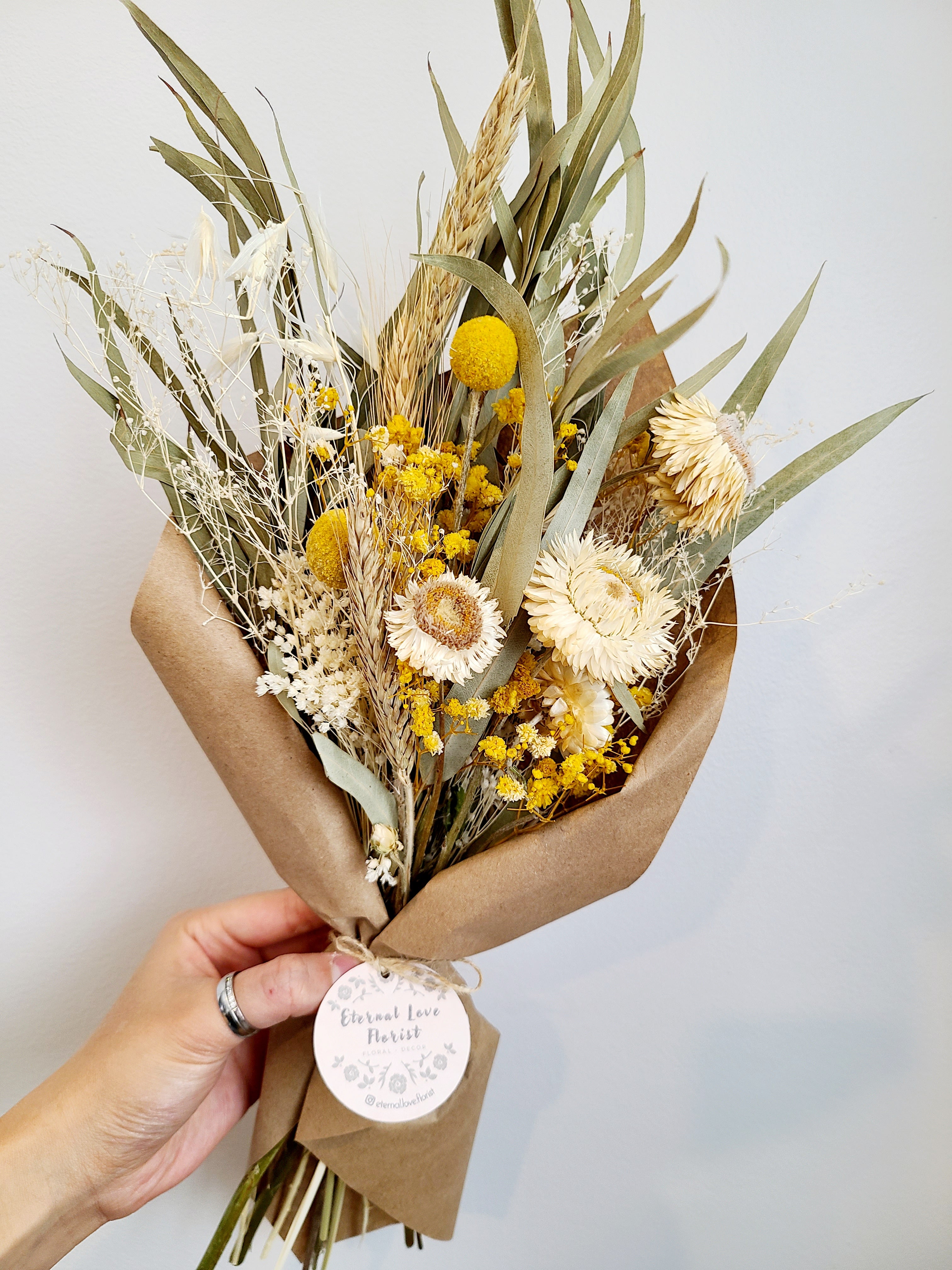 DRIED FLOWER BOUQUET