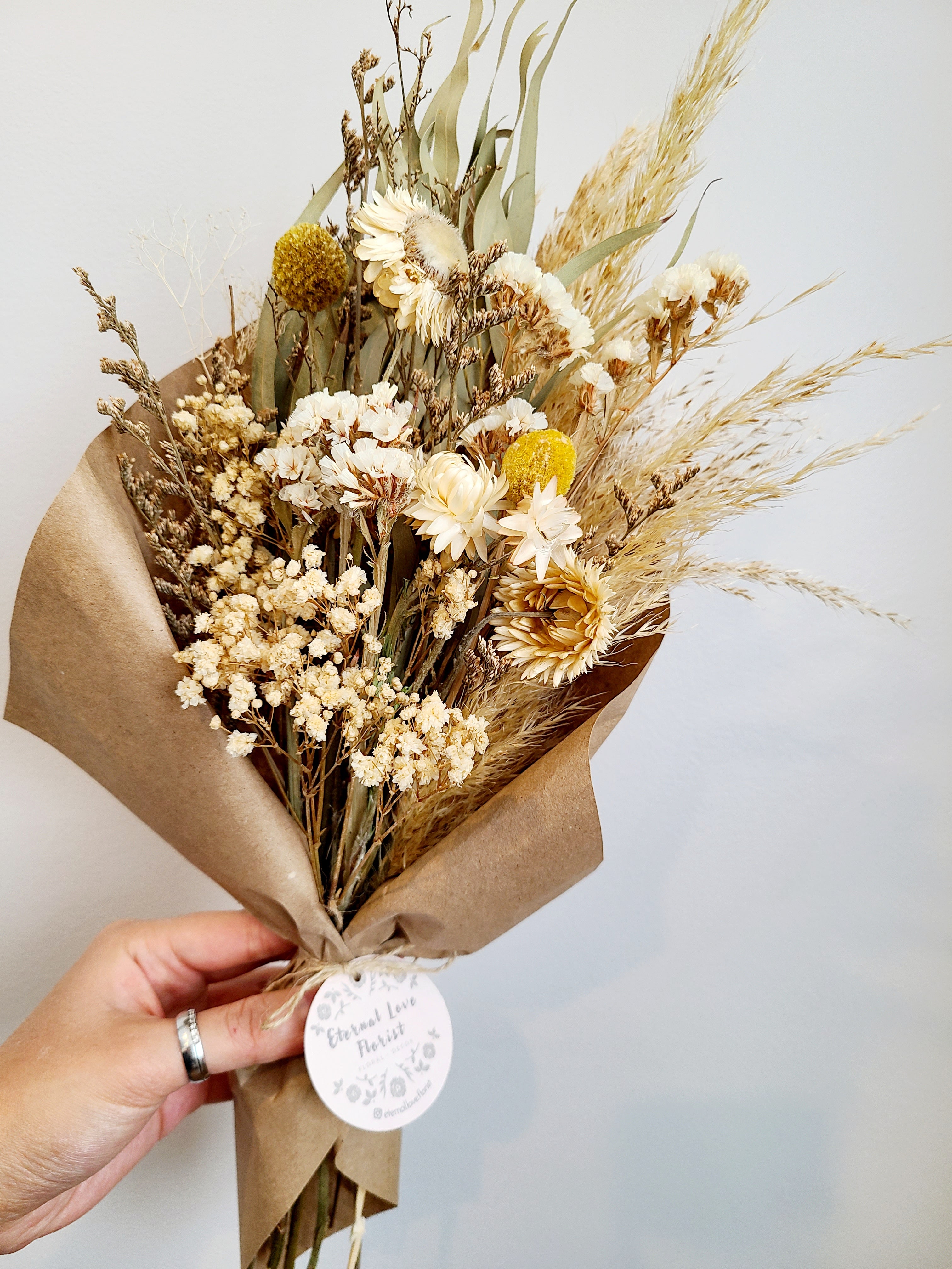 DRIED FLOWER BOUQUET