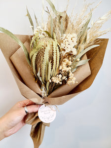 DRIED FLOWES & NATURAL BANSKIA BOUQUET STYLE No.04