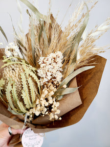 DRIED FLOWES & NATURAL BANSKIA BOUQUET STYLE No.04