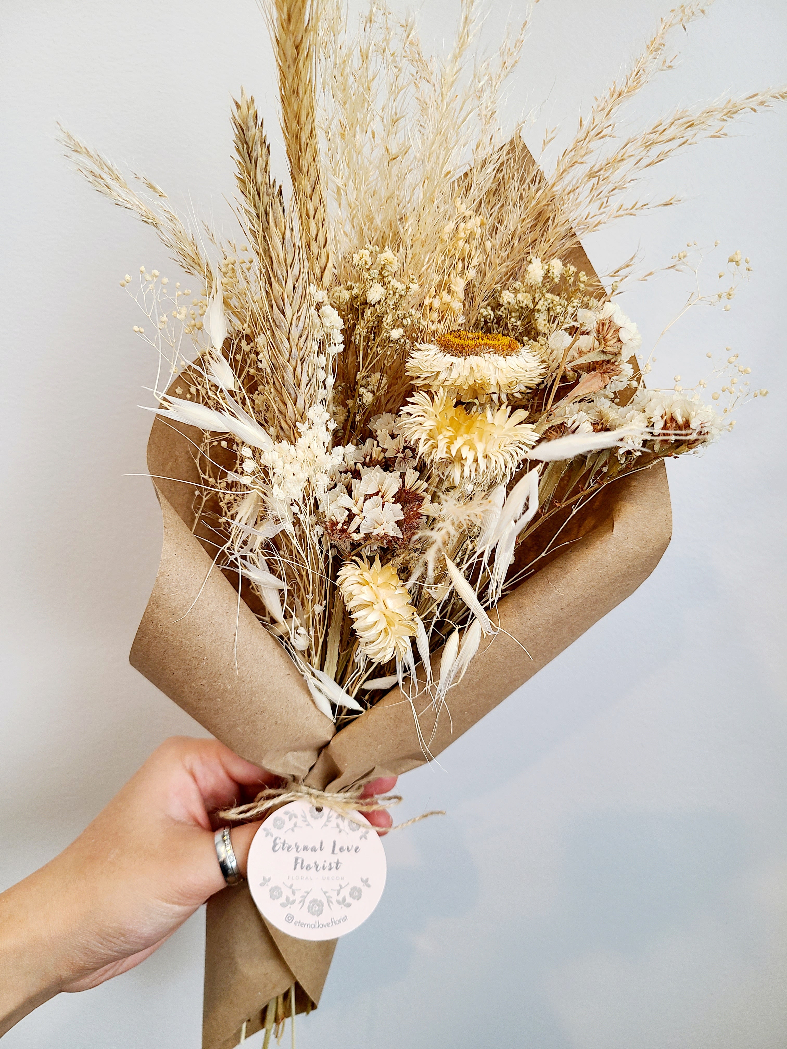 DRIED FLOWER BOUQUET