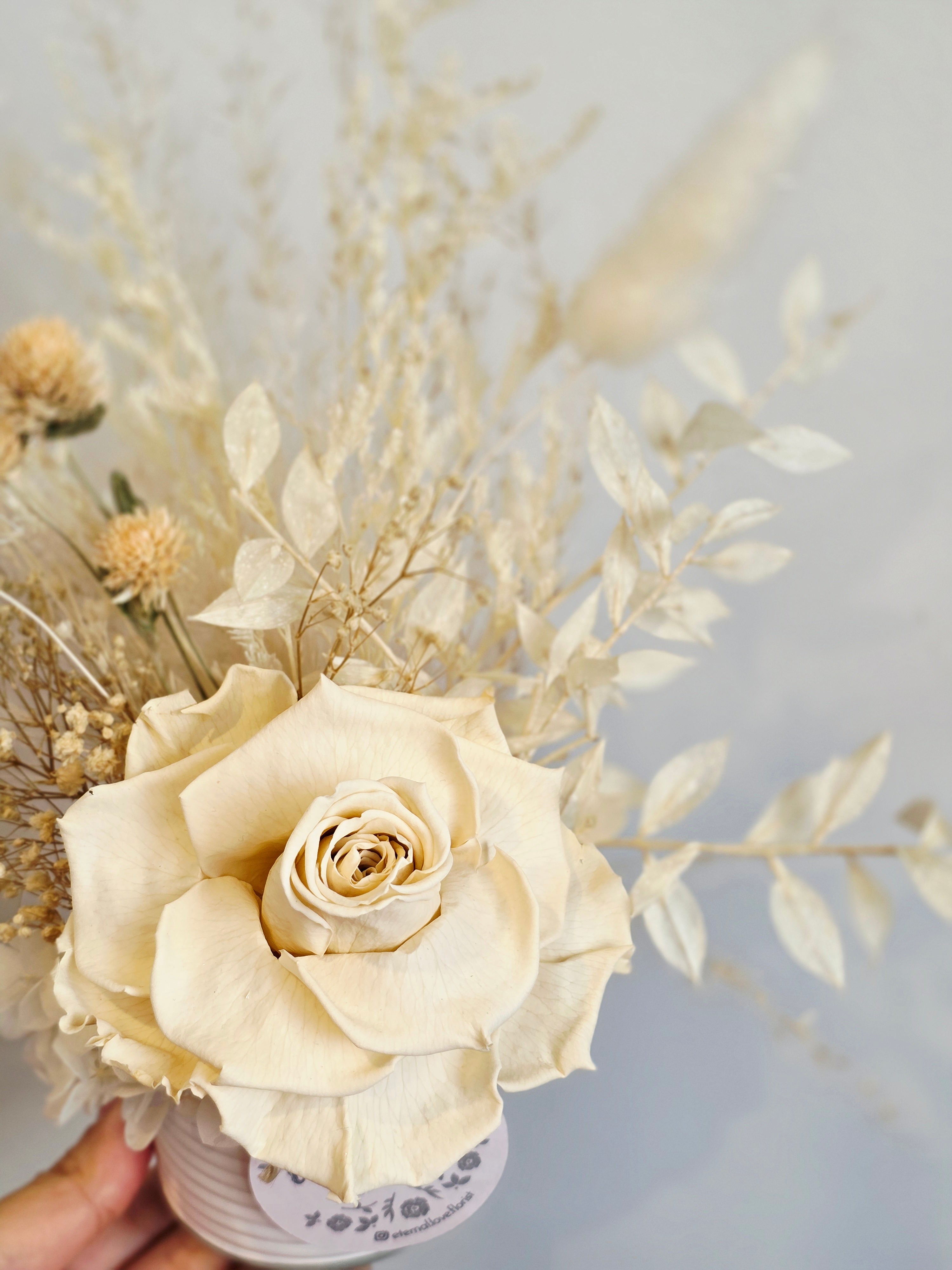 PRESERVED ROSE ARRANGEMENT
