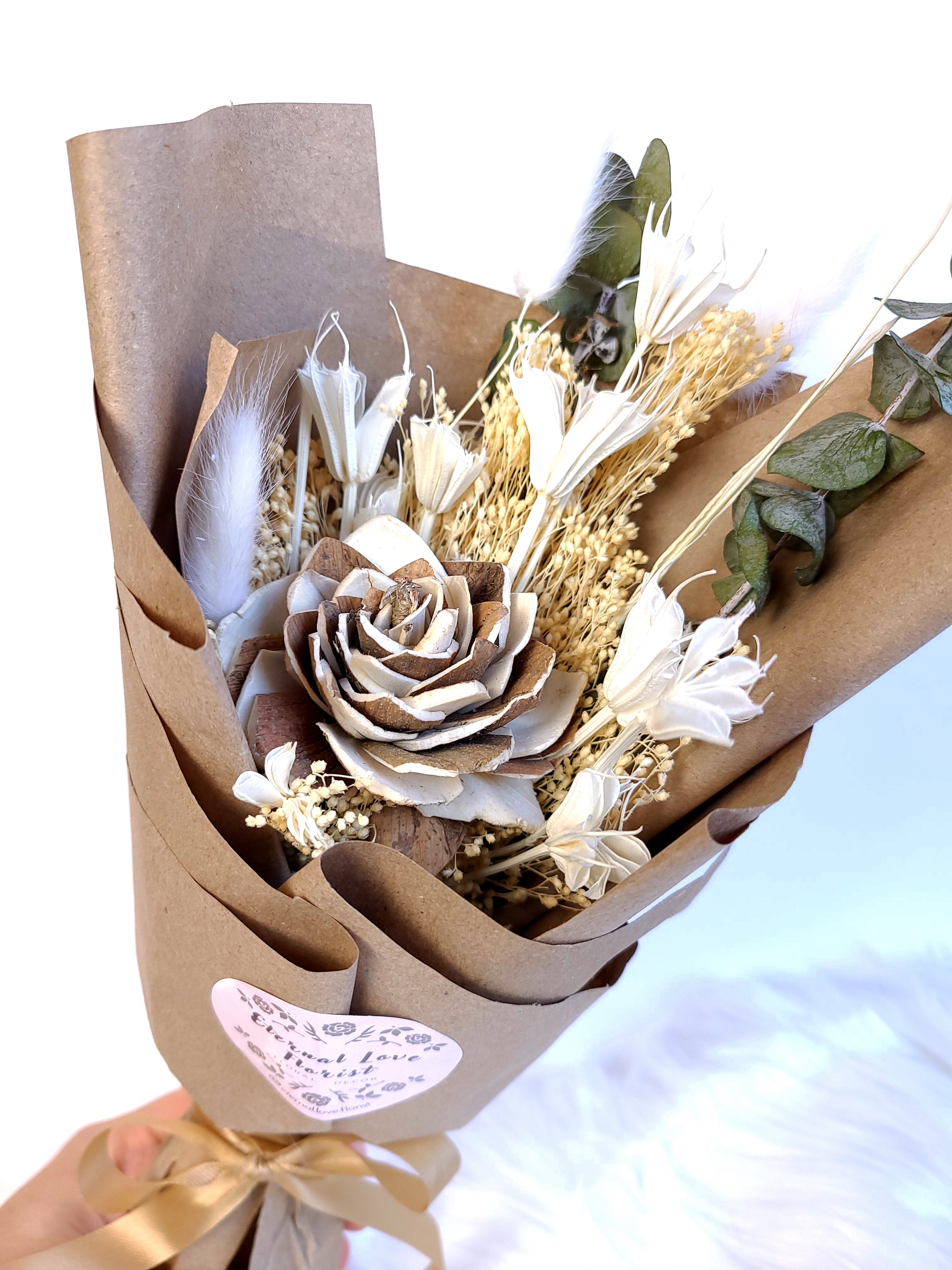 DRIED FLOWER BOUQUET