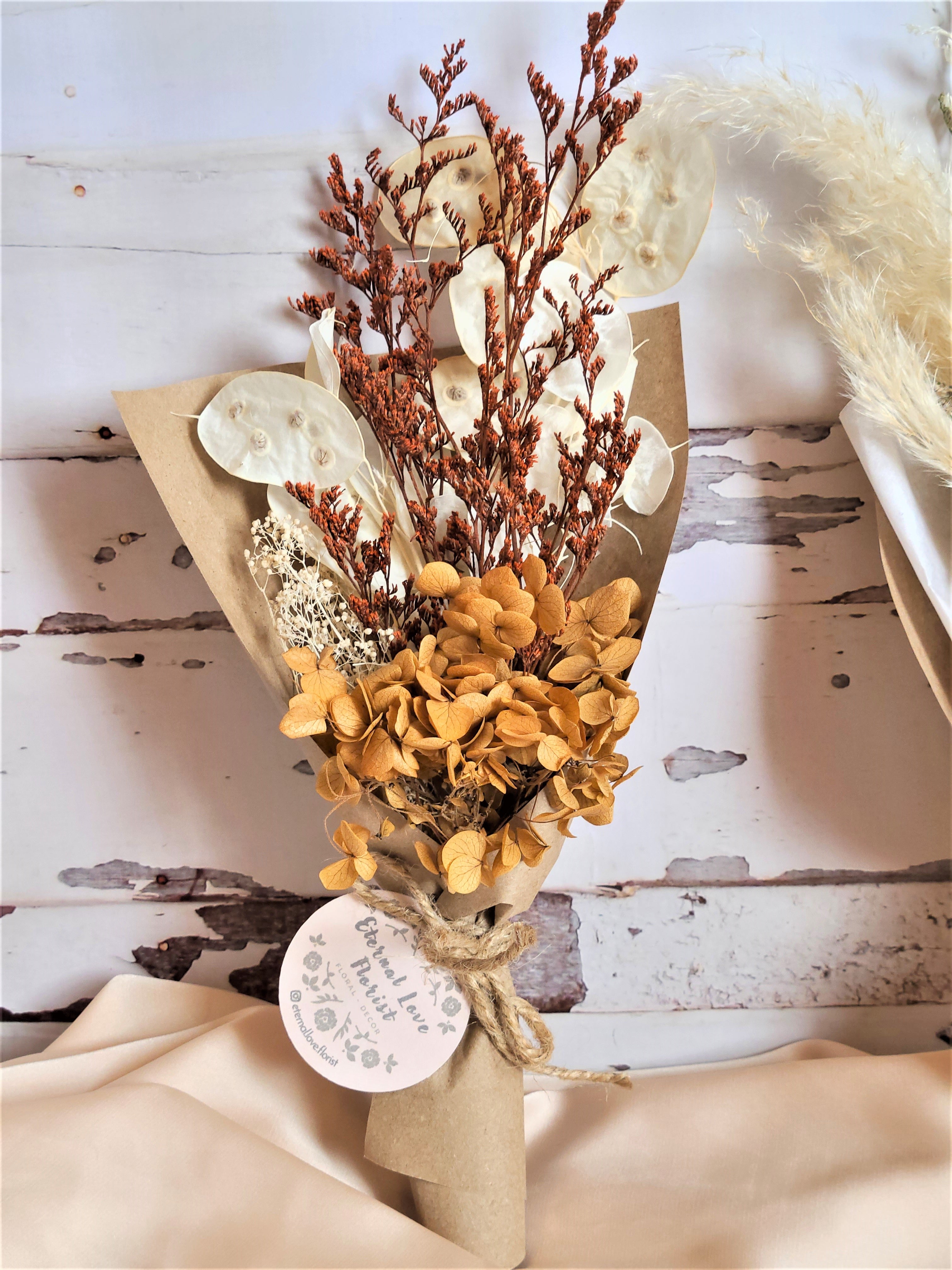 VINTAGE DRIED FLOWER BOUQUET