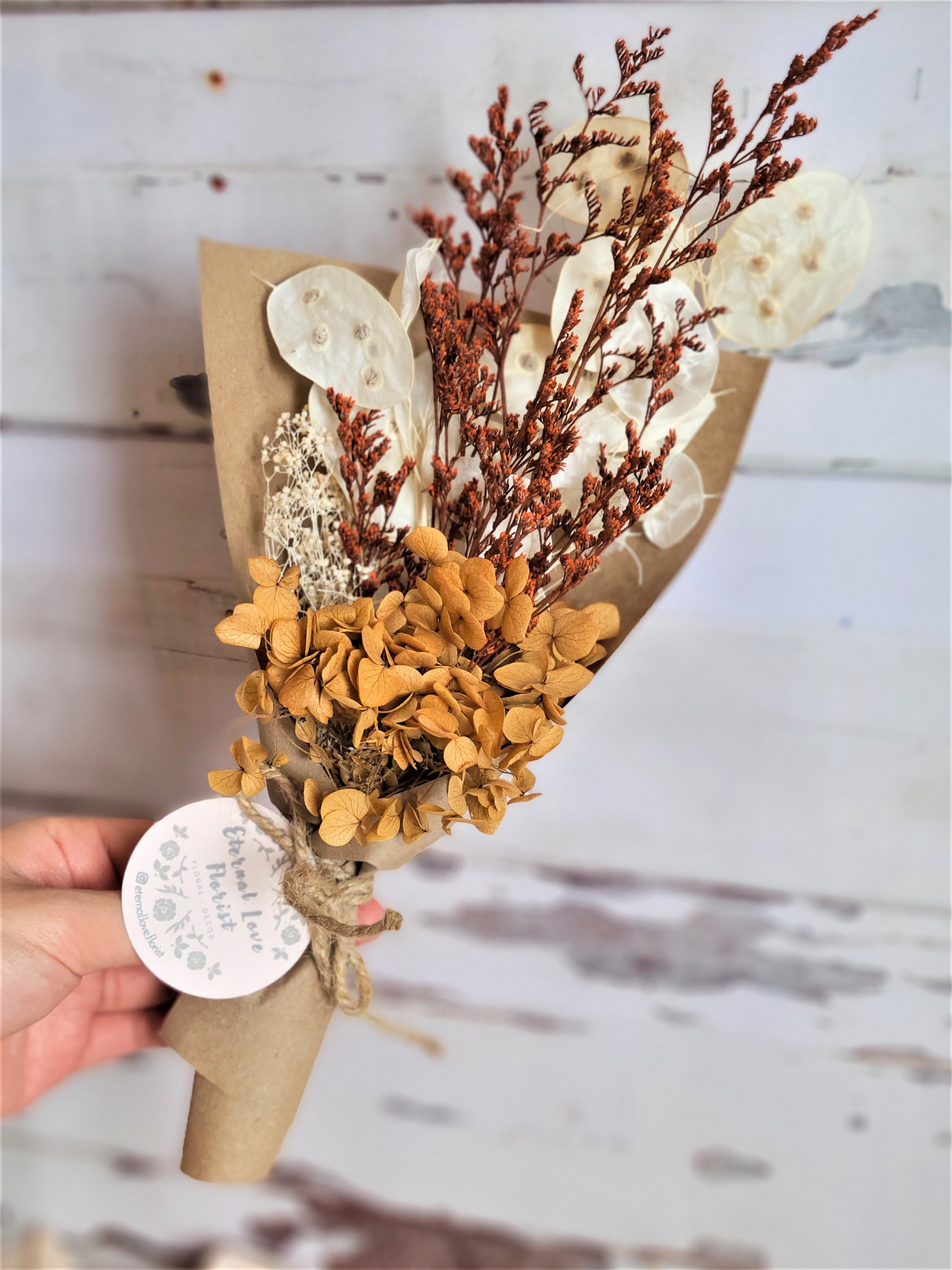 VINTAGE DRIED FLOWER BOUQUET