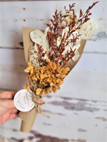 Load image into Gallery viewer, VINTAGE DRIED FLOWER BOUQUET
