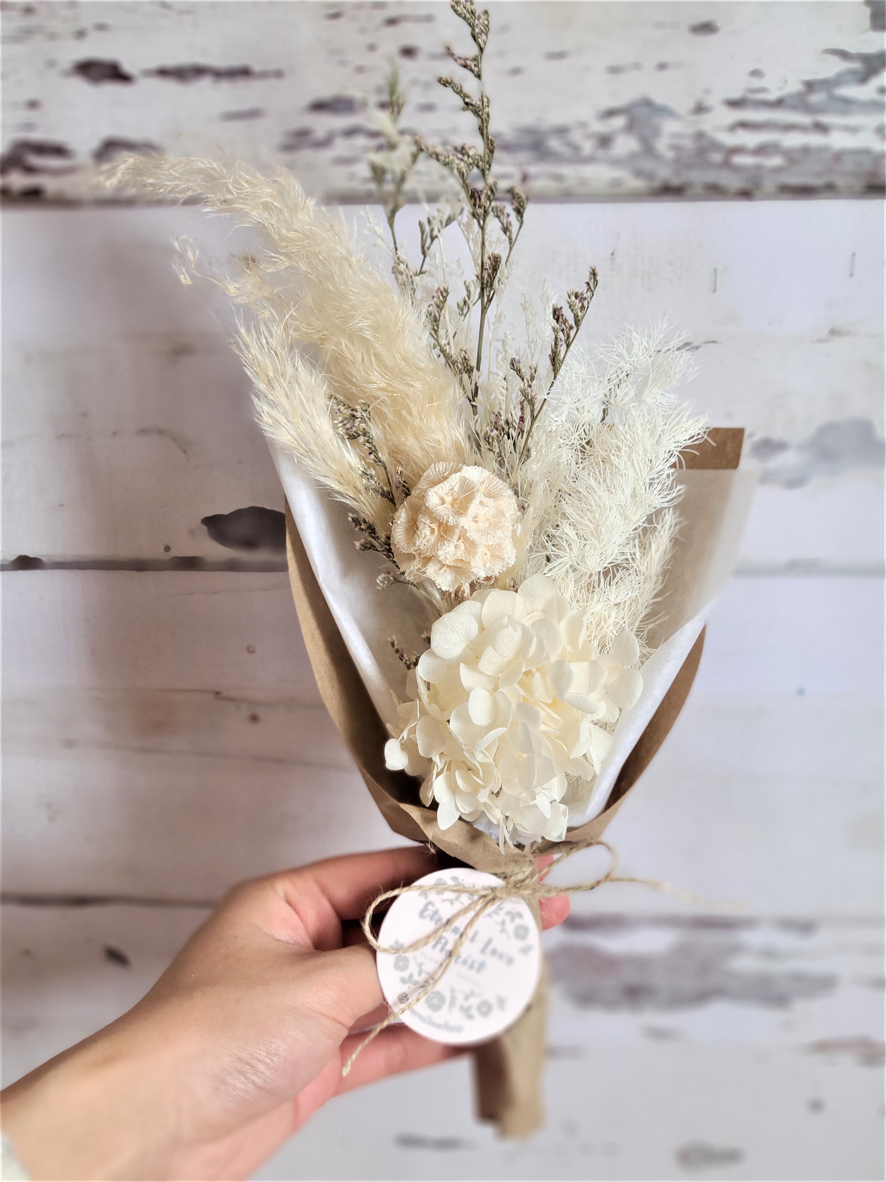 VINTAGE DRIED FLOWER BOUQUET