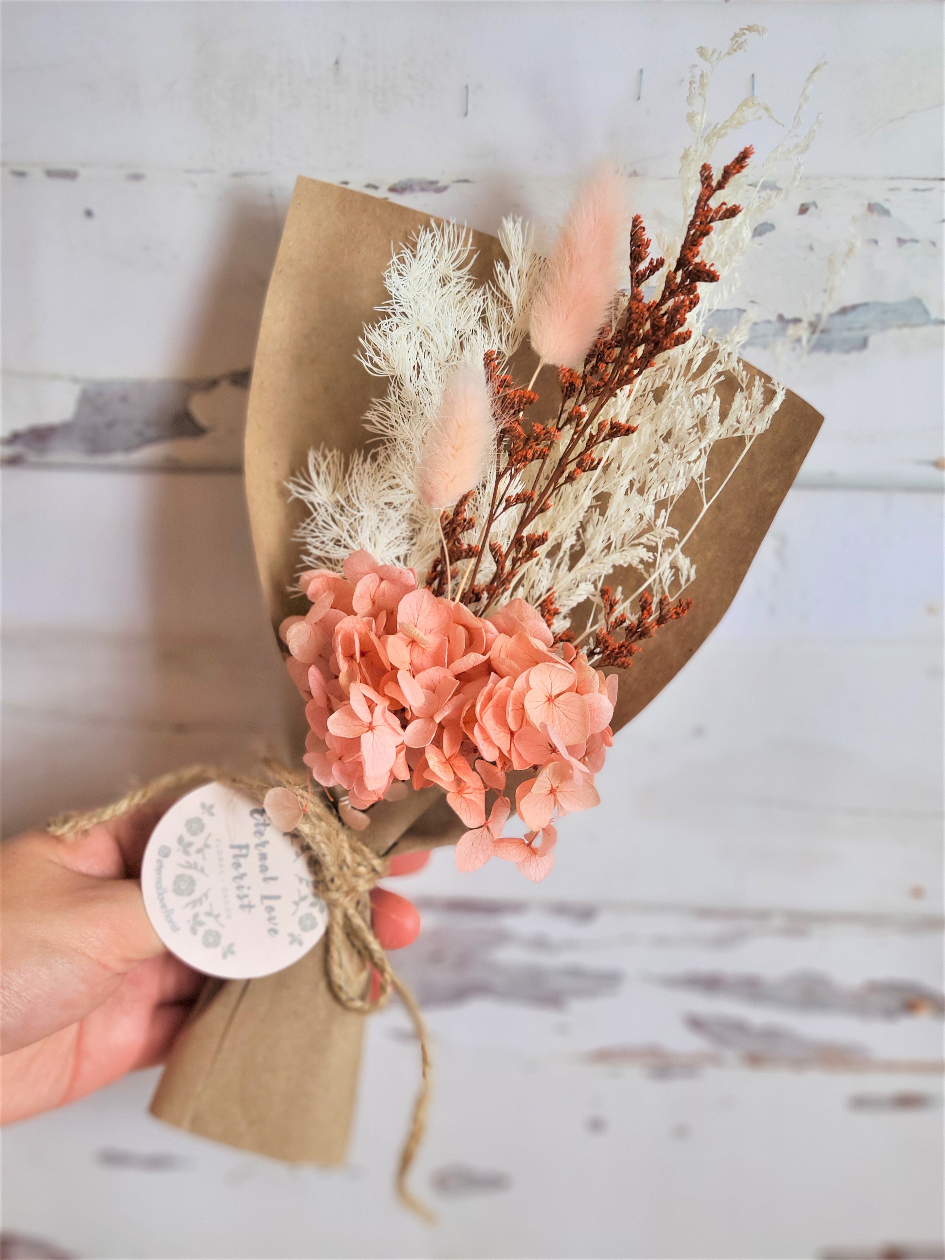 VINTAGE DRIED FLOWER BOUQUET