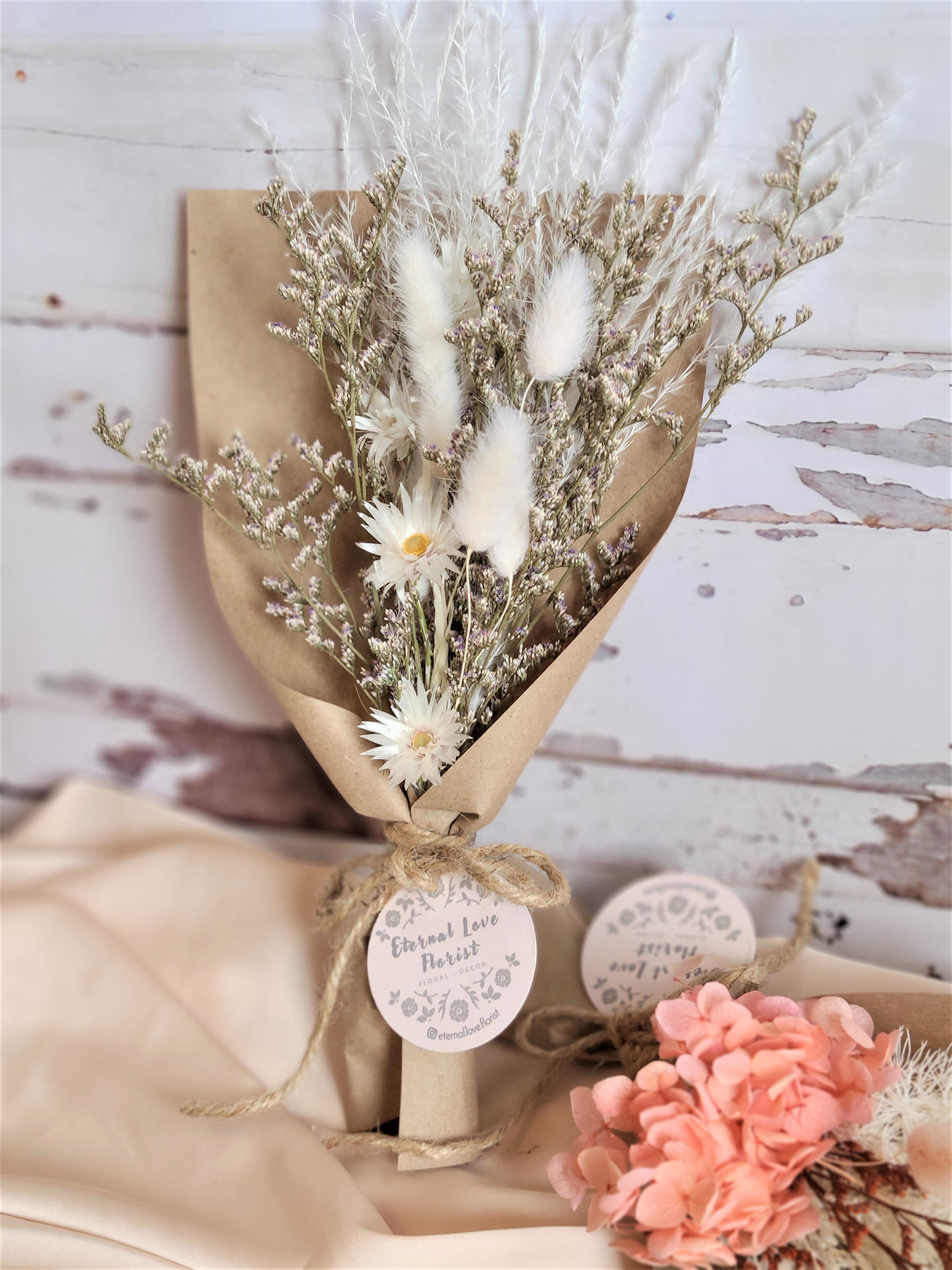 VINTAGE DRIED FLOWER BOUQUET