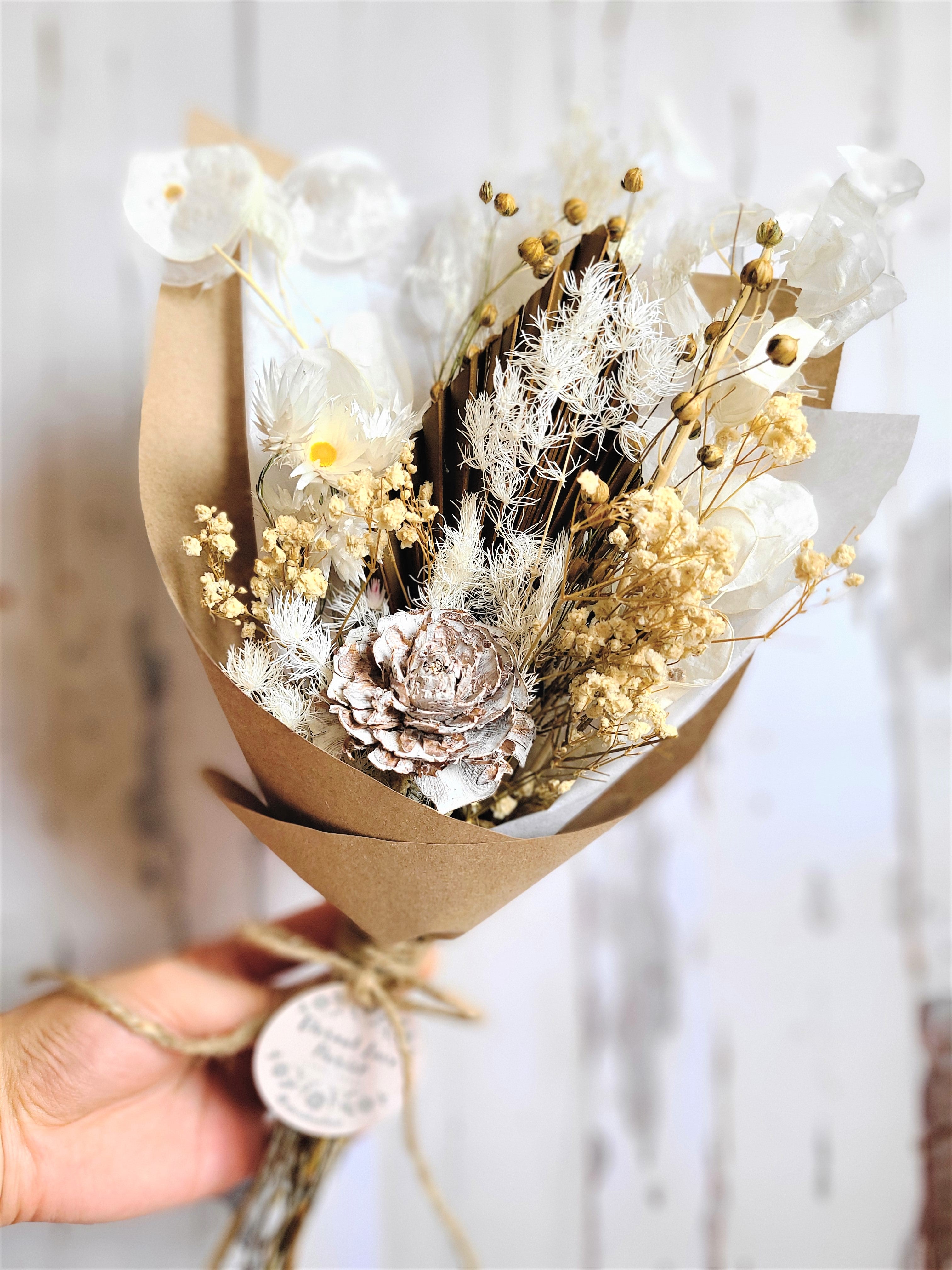 MEDIUM DRIED FLOWER BOUQUET STYLE NO.02