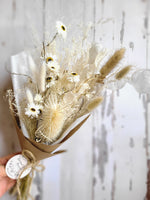 Load image into Gallery viewer, MEDIUM DRIED FLOWER BOUQUET STYLE NO.03
