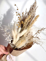 Load image into Gallery viewer, MEDIUM DRIED FLOWER BOUQUET STYLE NO.04
