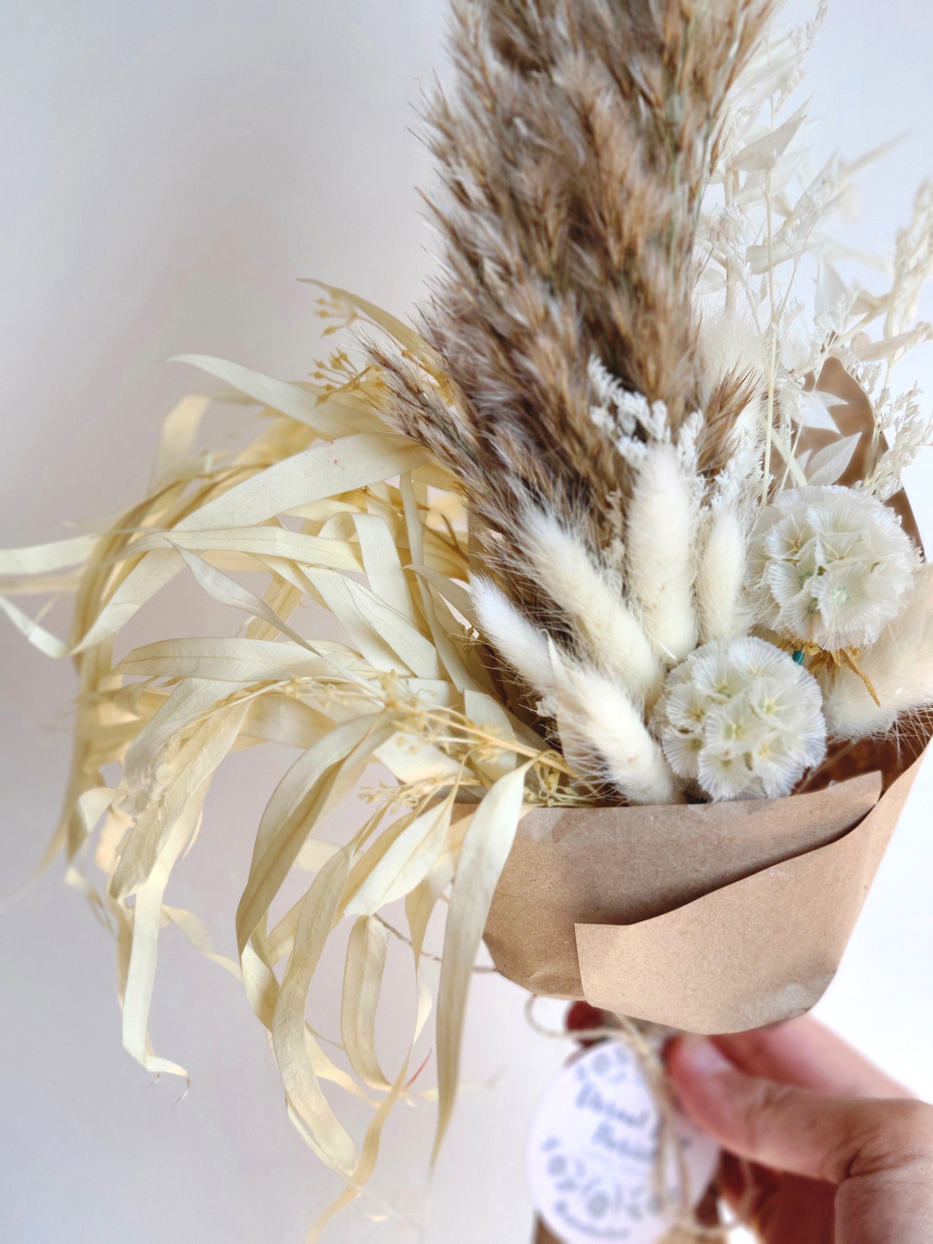 MEDIUM DRIED FLOWER BOUQUET STYLE NO.07