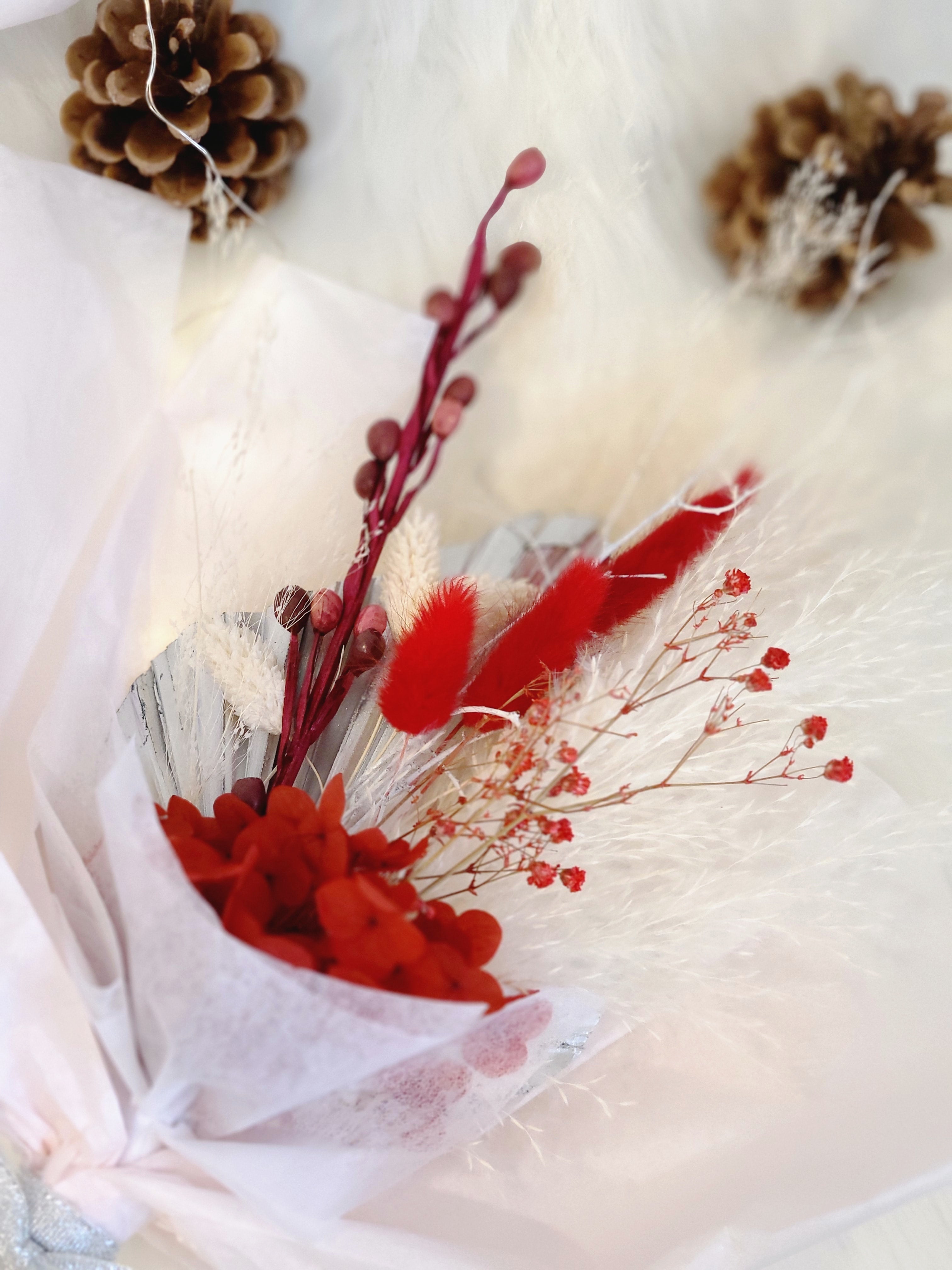 FESTIVE BOUQUET - RED THEME